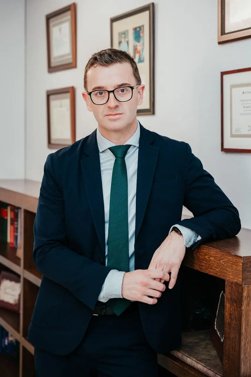Dr. Manuel Carnero